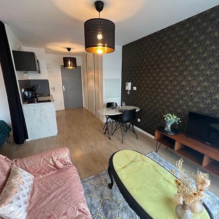 Le Trendy Apartment เซซง เซวินเญ ภายนอก รูปภาพ