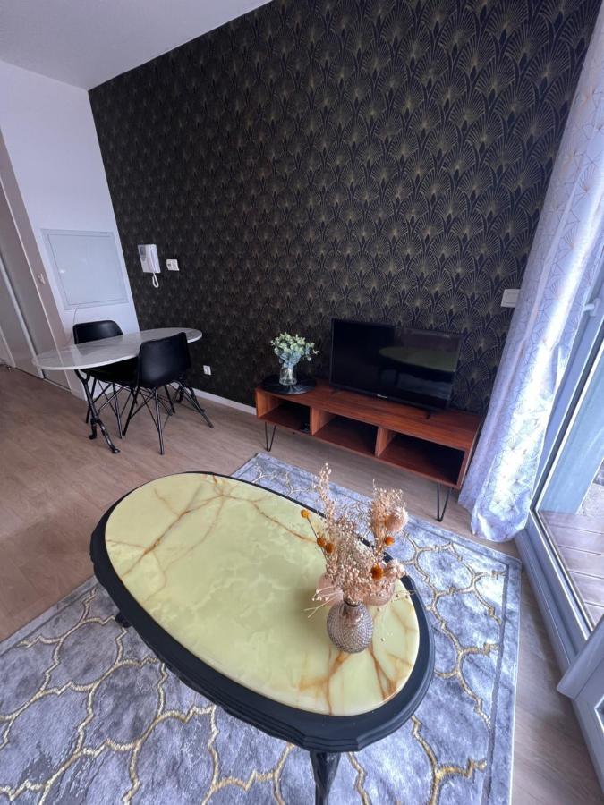 Le Trendy Apartment เซซง เซวินเญ ภายนอก รูปภาพ